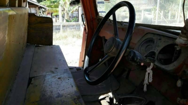 ขาย 195,000 เทนเลอหัวยาว  ISUZU เครื่อง 145  เพลาเดียว เครื่องดี คัชชีก็สวยตามรุ่น หางขึ้น 120 รถพร้อมใช้ เอกสารเล่มทะเบียน รถอยู่ อุบลฯ 090-772-3710 090-772-3708