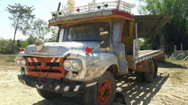 ขาย 195,000 เทนเลอหัวยาว  ISUZU เครื่อง 145  เพลาเดียว เครื่องดี คัชชีก็สวยตามรุ่น หางขึ้น 120 รถพร้อมใช้ เอกสารเล่มทะเบียน รถอยู่ อุบลฯ 090-772-3710 090-772-3708