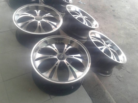 ขอบ18นิ้ว6รู ชุดนี้ราคา 6500 บาท