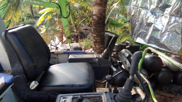 รถขุดแบคโฮmm35b ตรวจเขคสภาพเรียบร้อย มีลายหัวเจาะ ใช้ได้ ระบบดีทำงานคล่อง สภาพสวย รถขุดแบคโฮmm35b ตรวจเขคสภาพเรียบร้อย มีลายหัวเจาะ ใช้ได้ ระบบดีทำงานคล่อง สภาพสวย