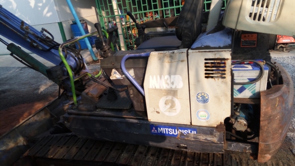 รถขุดแบคโฮmm35b ตรวจเขคสภาพเรียบร้อย มีลายหัวเจาะ ใช้ได้ ระบบดีทำงานคล่อง สภาพสวย รถขุดแบคโฮmm35b ตรวจเขคสภาพเรียบร้อย มีลายหัวเจาะ ใช้ได้ ระบบดีทำงานคล่อง สภาพสวย