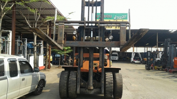 ฝากขายครับ รถยกโตโยต้า 8 ตัน เครื่องดีเซล เกียร์ออโต้ แผงงายกตู้คอนเทนเนอร์