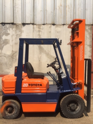 ขายด่วนน !! TOYOTA รุ่น 5 FD20 เสา 4 เมตร เกียร์ Manual รับประกัน 3 เดือน