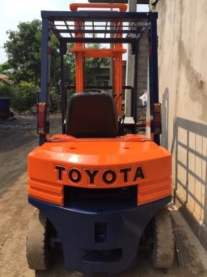 ขายด่วนน !! TOYOTA รุ่น 5 FD20 เสา 4 เมตร เกียร์ Manual รับประกัน 3 เดือน