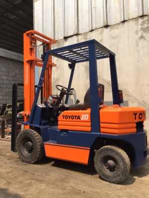 ขายด่วนน !! TOYOTA รุ่น 5 FD20 เสา 4 เมตร เกียร์ Manual รับประกัน 3 เดือน