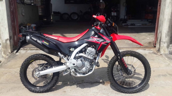 Honda crf 250 l ปี 2015 ตัวล่าสุด โช็คหน้า ล้อดำ โรงงาน วิ่ง 5 พันโลแท้ครับ