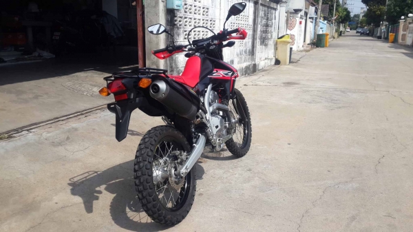 Honda crf 250 l ปี 2015 ตัวล่าสุด โช็คหน้า ล้อดำ โรงงาน วิ่ง 5 พันโลแท้ครับ