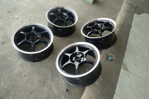 ขอบ16นิ้ว4รู100 ชุดนี้สมบูรณ์พร้อมใช้ ราคา 3900 บาท ขอบ16นิ้ว4รู100 ชุดนี้สมบูรณ์พร้อมใช้ ราคา 3900 บาท