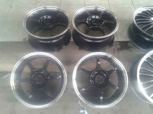 ขอบ16นิ้ว4รู100 ชุดนี้สมบูรณ์พร้อมใช้  ราคา 3900 บาท