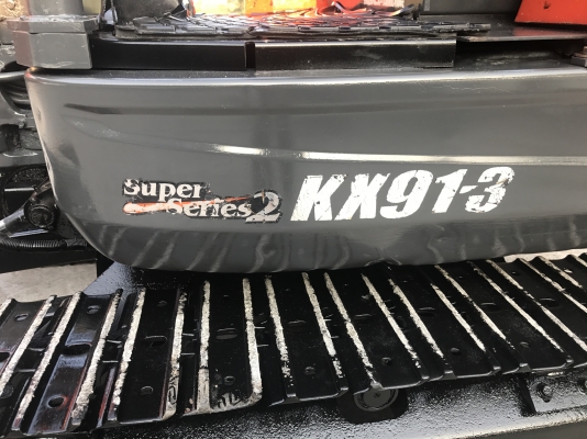 ขายรถขุดคูโบต้า รุ่น KX91-3super series2 ราคา 498,000 บาท ใช้งาน 2,100 ชั่วโมง โทร 081-9136451 ดูรูปเพิ่มเติม line:Bow6451 ขนาด 2.7ตัน 30 แรงม้า สภาพดี สมบูรณ์ทุกระบบ ระบบไฮโดรลิคปรับตั้งอัตโนมัติ สะดวกต่อการใช้งานค่ะ  เหมาะกับงานพื้นที่แคบ ทำงานคล่องตัวม