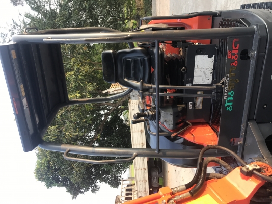 ขายรถขุดคูโบต้า รุ่น KX91-3super series2 ราคา 498,000 บาท ใช้งาน 2,100 ชั่วโมง โทร 081-9136451 ดูรูปเพิ่มเติม line:Bow6451 ขนาด 2.7ตัน 30 แรงม้า สภาพดี สมบูรณ์ทุกระบบ ระบบไฮโดรลิคปรับตั้งอัตโนมัติ สะดวกต่อการใช้งานค่ะ  เหมาะกับงานพื้นที่แคบ ทำงานคล่องตัวม