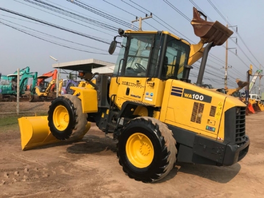 ขายรถตักล้อยาง KOMATSU WA100-6 ปี 2012 รถนอกนำเข้าจากญี่ปุ่น สภาพสวยพร้อมใช้ มีVDOการทำงานครับ