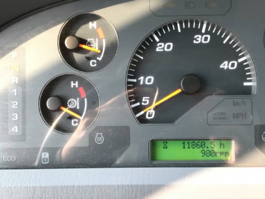 ขายรถตักล้อยาง KOMATSU WA100-6 ปี 2012 รถนอกนำเข้าจากญี่ปุ่น สภาพสวยพร้อมใช้ มีVDOการทำงานครับ