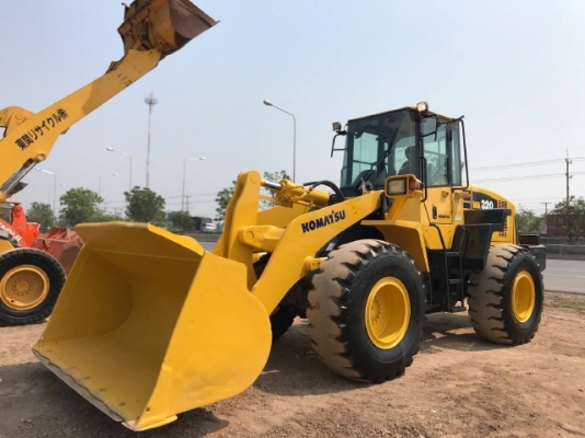 ขายรถตักล้อยาง KOMATSU WA320-5 รถนอกนำเข้าเองจากญี่ปุ่น สภาพสวยพร้อมใช้งาน มีVDOการทำงานครับ