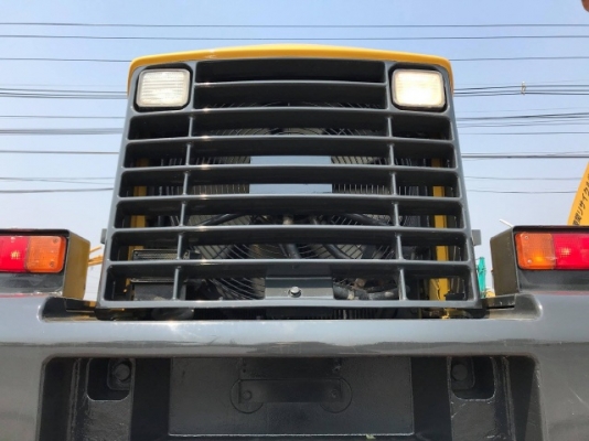 ขายรถตักล้อยาง KOMATSU WA320-5 รถนอกนำเข้าเองจากญี่ปุ่น สภาพสวยพร้อมใช้งาน มีVDOการทำงานครับ