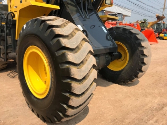 ขายรถตักล้อยาง KOMATSU WA320-5 รถนอกนำเข้าเองจากญี่ปุ่น สภาพสวยพร้อมใช้งาน มีVDOการทำงานครับ