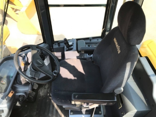 ขายรถตักล้อยาง KOMATSU WA320-5 รถนอกนำเข้าเองจากญี่ปุ่น สภาพสวยพร้อมใช้งาน มีVDOการทำงานครับ