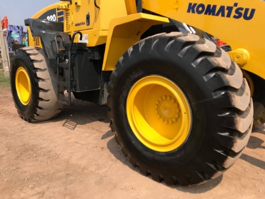 ขายรถตักล้อยาง KOMATSU WA320-5 รถนอกนำเข้าเองจากญี่ปุ่น สภาพสวยพร้อมใช้งาน มีVDOการทำงานครับ