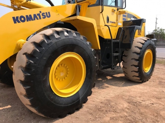 ขายรถตักล้อยาง KOMATSU WA320-5 รถนอกนำเข้าเองจากญี่ปุ่น สภาพสวยพร้อมใช้งาน มีVDOการทำงานครับ