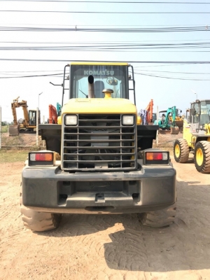 ขายรถตักล้อยาง KOMATSU WA320-5 รถนอกนำเข้าเองจากญี่ปุ่น สภาพสวยพร้อมใช้งาน มีVDOการทำงานครับ