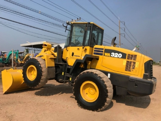 ขายรถตักล้อยาง KOMATSU WA320-5 รถนอกนำเข้าเองจากญี่ปุ่น สภาพสวยพร้อมใช้งาน มีVDOการทำงานครับ