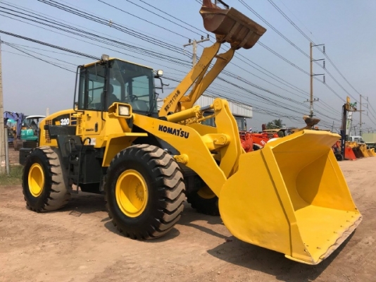ขายรถตักล้อยาง KOMATSU WA320-5 รถนอกนำเข้าเองจากญี่ปุ่น สภาพสวยพร้อมใช้งาน มีVDOการทำงานครับ
