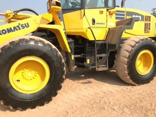 ขายรถตักล้อยาง KOMATSU WA320-5 รถนอกนำเข้าเองจากญี่ปุ่น สภาพสวยพร้อมใช้งาน มีVDOการทำงานครับ