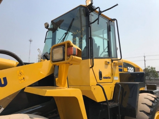 ขายรถตักล้อยาง KOMATSU WA320-5 รถนอกนำเข้าเองจากญี่ปุ่น สภาพสวยพร้อมใช้งาน มีVDOการทำงานครับ