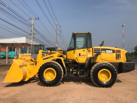 ขายรถตักล้อยาง KOMATSU WA320-5 รถนอกนำเข้าเองจากญี่ปุ่น สภาพสวยพร้อมใช้งาน มีVDOการทำงานครับ