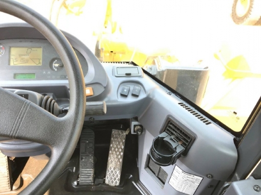 ขายรถตักล้อยาง KOMATSU WA320-5 รถนอกนำเข้าเองจากญี่ปุ่น สภาพสวยพร้อมใช้งาน มีVDOการทำงานครับ