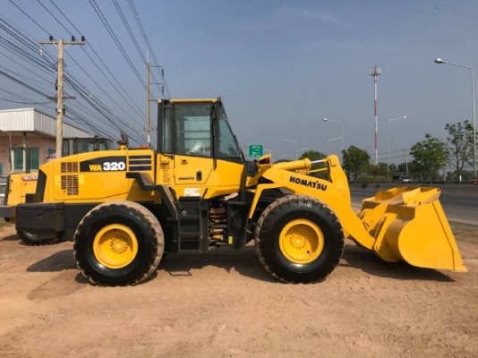 ขายรถตักล้อยาง KOMATSU WA320-5 รถนอกนำเข้าเองจากญี่ปุ่น สภาพสวยพร้อมใช้งาน มีVDOการทำงานครับ
