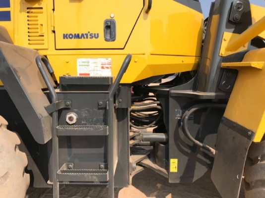 ขายรถตักล้อยาง KOMATSU WA320-5 รถนอกนำเข้าเองจากญี่ปุ่น สภาพสวยพร้อมใช้งาน มีVDOการทำงานครับ