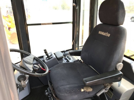 ขายรถตักล้อยาง KOMATSU WA320-5 รถนอกนำเข้าเองจากญี่ปุ่น สภาพสวยพร้อมใช้งาน มีVDOการทำงานครับ