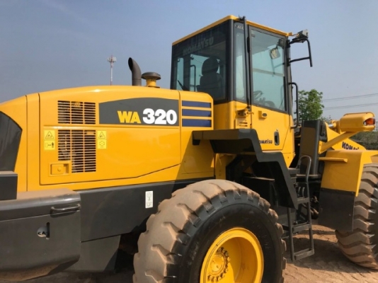 ขายรถตักล้อยาง KOMATSU WA320-5 รถนอกนำเข้าเองจากญี่ปุ่น สภาพสวยพร้อมใช้งาน มีVDOการทำงานครับ
