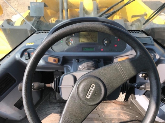 ขายรถตักล้อยาง KOMATSU WA320-5 รถนอกนำเข้าเองจากญี่ปุ่น สภาพสวยพร้อมใช้งาน มีVDOการทำงานครับ