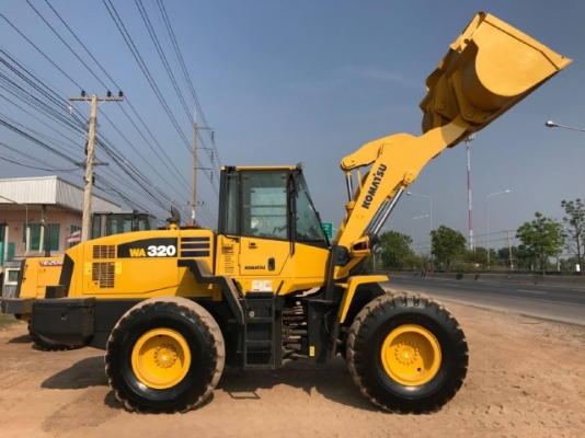 ขายรถตักล้อยาง KOMATSU WA320-5 รถนอกนำเข้าเองจากญี่ปุ่น สภาพสวยพร้อมใช้งาน มีVDOการทำงานครับ