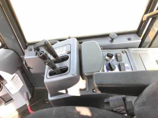 ขายรถตักล้อยาง KOMATSU WA320-5 รถนอกนำเข้าเองจากญี่ปุ่น สภาพสวยพร้อมใช้งาน มีVDOการทำงานครับ