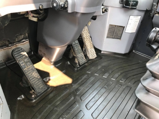 ขายรถตักล้อยาง KOMATSU WA320-5 รถนอกนำเข้าเองจากญี่ปุ่น สภาพสวยพร้อมใช้งาน มีVDOการทำงานครับ