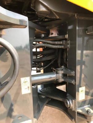 ขายรถตักล้อยาง KOMATSU WA320-5 รถนอกนำเข้าเองจากญี่ปุ่น สภาพสวยพร้อมใช้งาน มีVDOการทำงานครับ