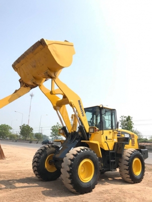 ขายรถตักล้อยาง KOMATSU WA320-5 รถนอกนำเข้าเองจากญี่ปุ่น สภาพสวยพร้อมใช้งาน มีVDOการทำงานครับ