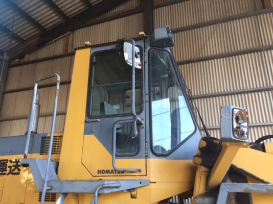 Komatsu WA300-1 SN: 30252 นำเข้าจากญี่ปุ่น ถึงไทยเร็ว ๆ นี้ ราคาไม่แพงครับ