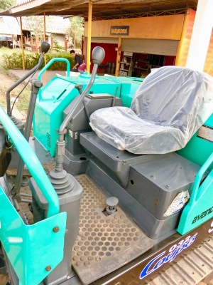 ขายรถขุดแบคโฮ KOBELCO SK032 ขนาด PC-35 รถเก่านอกแท้100\%  มีเอกสารใบอินวอยพร้อม #ใส่แทรคเหล็กใหม่ เครื่องดีระบบการทำงานไว ช่วงล่างแน่น100\%              ????  ราคา  320,000  ต่อรองได้  ???? ☎️  สนใจติดต่อ  096-3268553  (สถิตย์พันธ์) ????  ID LINE : 09632685