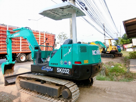 ขายรถขุดแบคโฮ KOBELCO SK032 ขนาด PC-35 รถเก่านอกแท้100\%  มีเอกสารใบอินวอยพร้อม #ใส่แทรคเหล็กใหม่ เครื่องดีระบบการทำงานไว ช่วงล่างแน่น100\%              ????  ราคา  320,000  ต่อรองได้  ???? ☎️  สนใจติดต่อ  096-3268553  (สถิตย์พันธ์) ????  ID LINE : 09632685