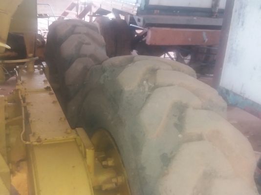 ขายรถเกรดkomatsu gd31ติดต่อ082 8789728