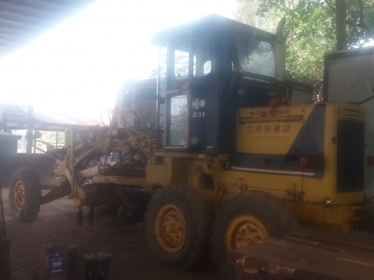 ขายรถเกรดkomatsu gd31ติดต่อ082 8789728