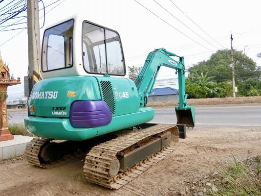 KOMATSU 45-7 ขนาดPC-45 <มีVDOให้ชม>รถเก่านอกมีเอกสารอินวอย☎️ติดต่อ 085-5632278 <ราคาต่อรองได้>