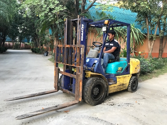ขายFORKLIFT KOMATSU FD30-14(เสา3เมตร)(auto)(3ตัน) สวยเดิมจากญี่ปุ่น ยังไม่เคยใช้ในไทย 235,000เท่านั้น!!