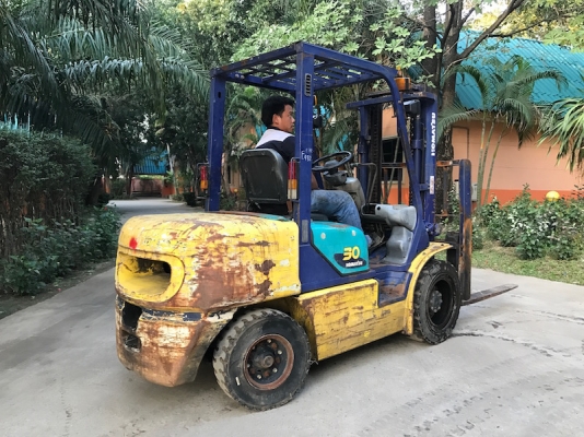 ขายFORKLIFT KOMATSU FD30-14(เสา3เมตร)(auto)(3ตัน) สวยเดิมจากญี่ปุ่น ยังไม่เคยใช้ในไทย 235,000เท่านั้น!!