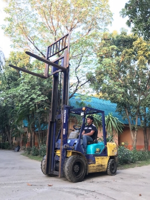 ขายFORKLIFT KOMATSU FD30-14(เสา3เมตร)(auto)(3ตัน) สวยเดิมจากญี่ปุ่น ยังไม่เคยใช้ในไทย 235,000เท่านั้น!!