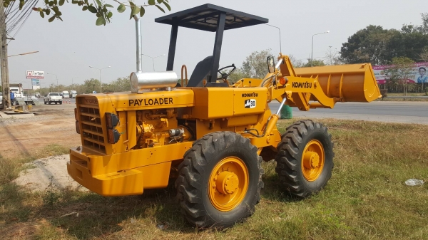 ขาย รถตัก KOMATSU JH30 สภาพเช็คใหม่ทั้งคัน ยางสวย เครื่องดี ปั้มดี พร้อมใช้งานครับ